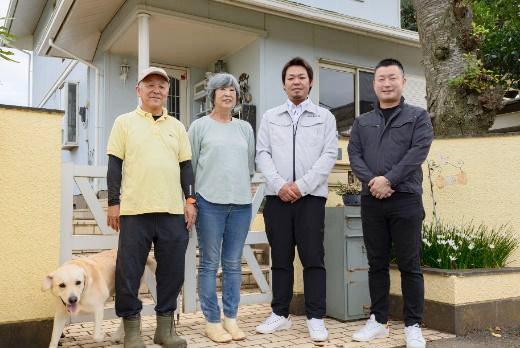 お施主様ご夫婦と施工店の皆様